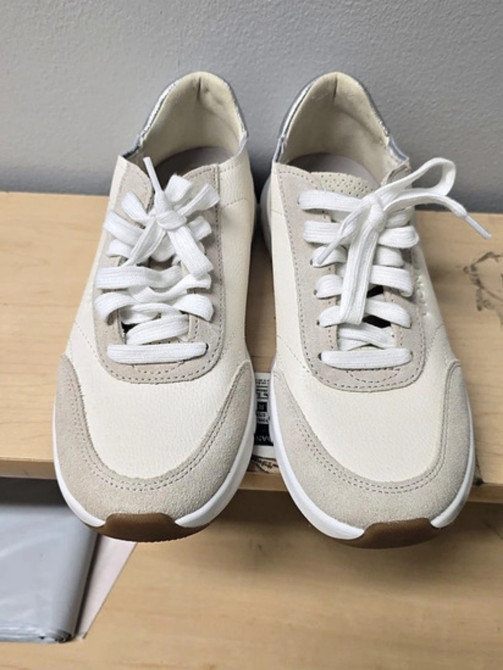 Vionic Uptown Sneaker White & Brown US 6.5 M